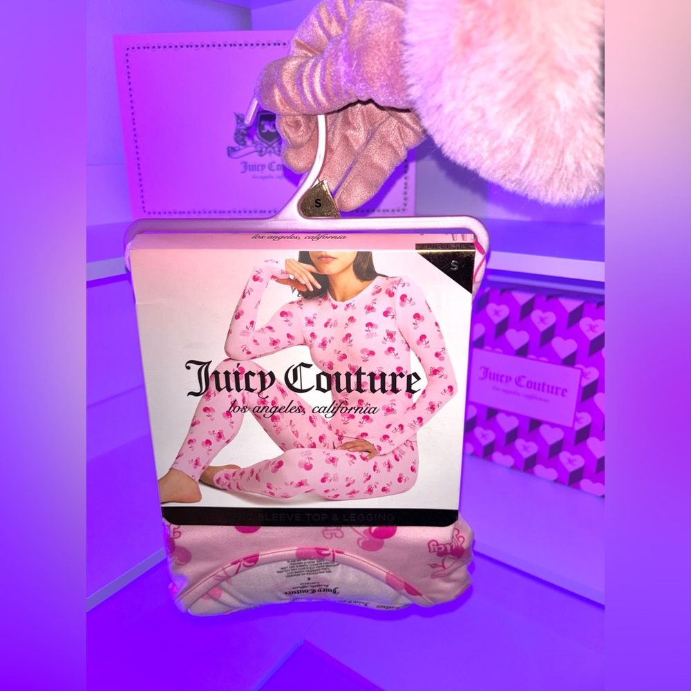 🎀Juicy Couture Pink cherry print cozy seamless set! 🍒